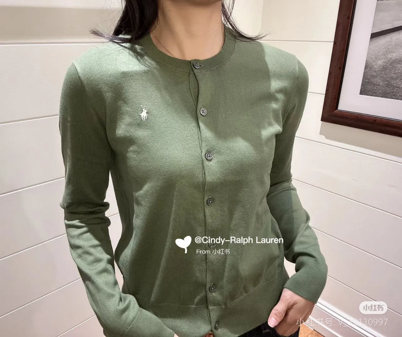 🅿️190 "Top Quality" Style Number: DS010# [Ralph Lauren Solid Color Round Neck Basic Pony Embroidered Logo Knitted Cardigan Long Sleeve] ✅Ralph Lauren Classic Basic Versatile Jersey Cardigan Long Sleeve Small Jacket ✅Main supplier of platform live broadcast wholesale entities ✅ZP quality 1:1 pattern making Scan the code to enter the GF website Counter quality ✅Details and quality The only one in Guangzhou Imported quality cotton yarn Mainly high-end Cost-effective, good quality, no need to say more ✅The version is restored to the original, loose, comfortable and stress-free, simple is high-end, classic is timeless ✅The upper body is simple and easy to match, a must-have for goddess ootd. Good-looking clothes are never picky. A must-have in the goddess’ wardrobe. Size: S-XL Color: Off-white, light blue, pink, khaki, army green, gray, navy, black, Chinese red, mint green
